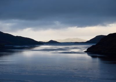 eau calme, montagnes